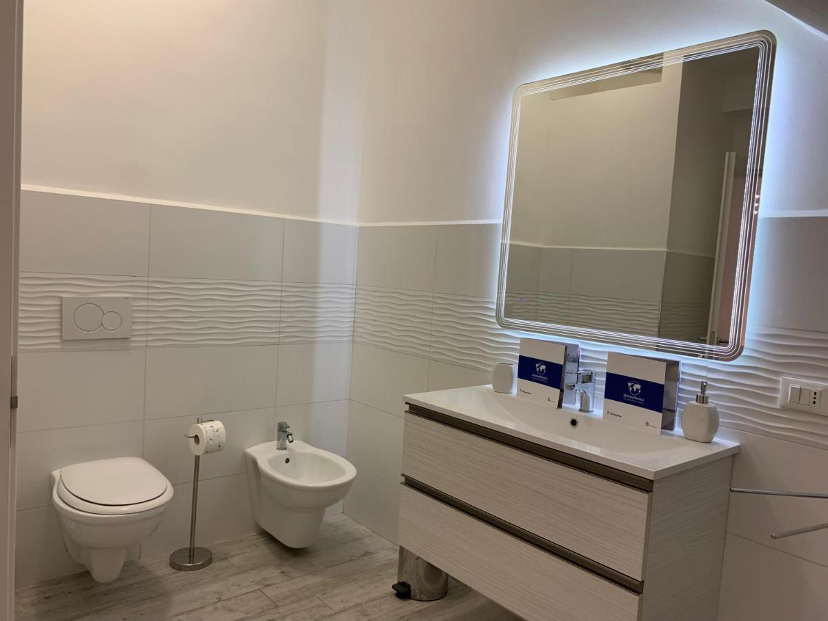 Casa Marina By Holiday World Генуа Екстериор снимка